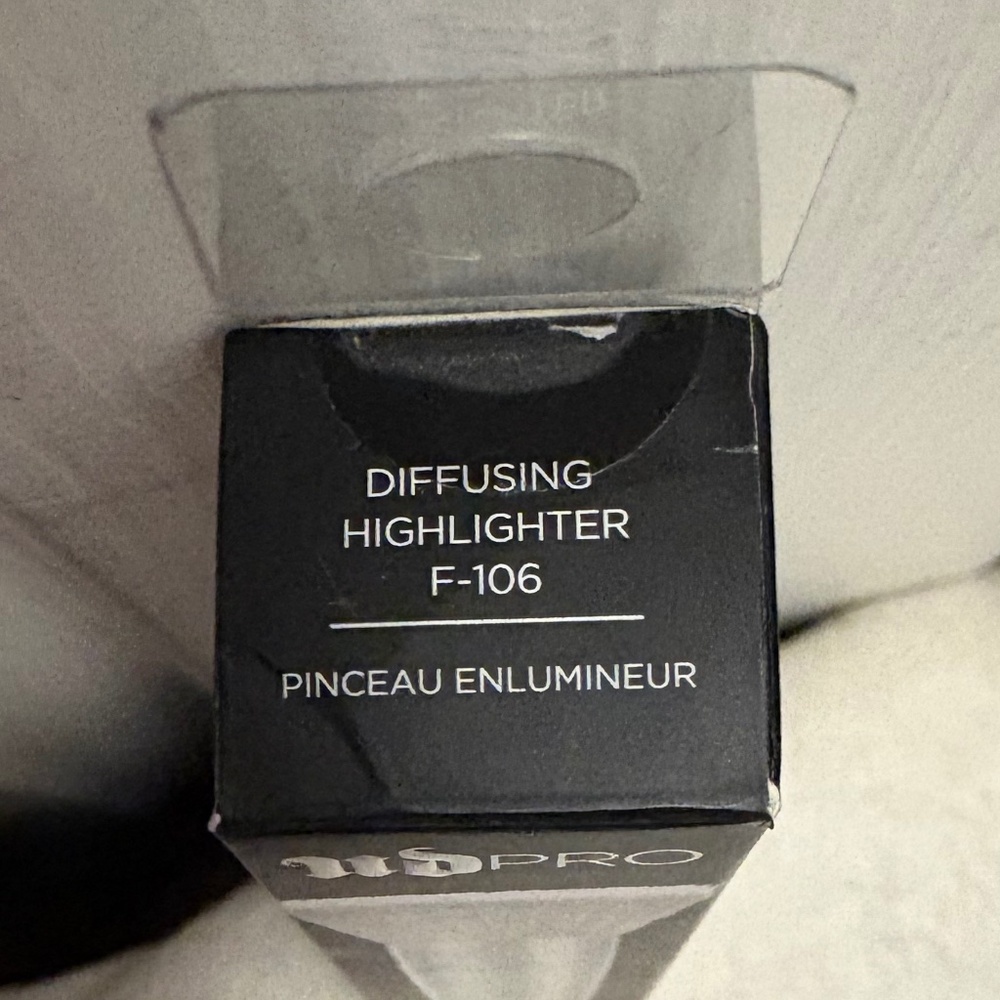 Urban Decay UD Pro Diffusing Highlighter Brush - Picture 5 of 5